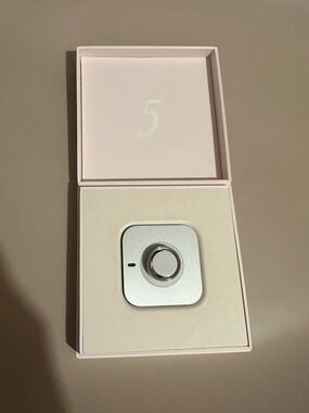 Oura Ring 5 Silver with White Box